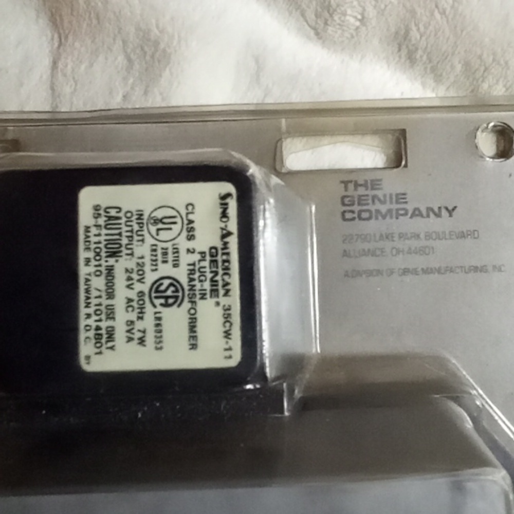 Genie Keyless Entry System UNIVERSAL GARAGE OPENER 2018NEW IN BOX - Picture 4 of 4